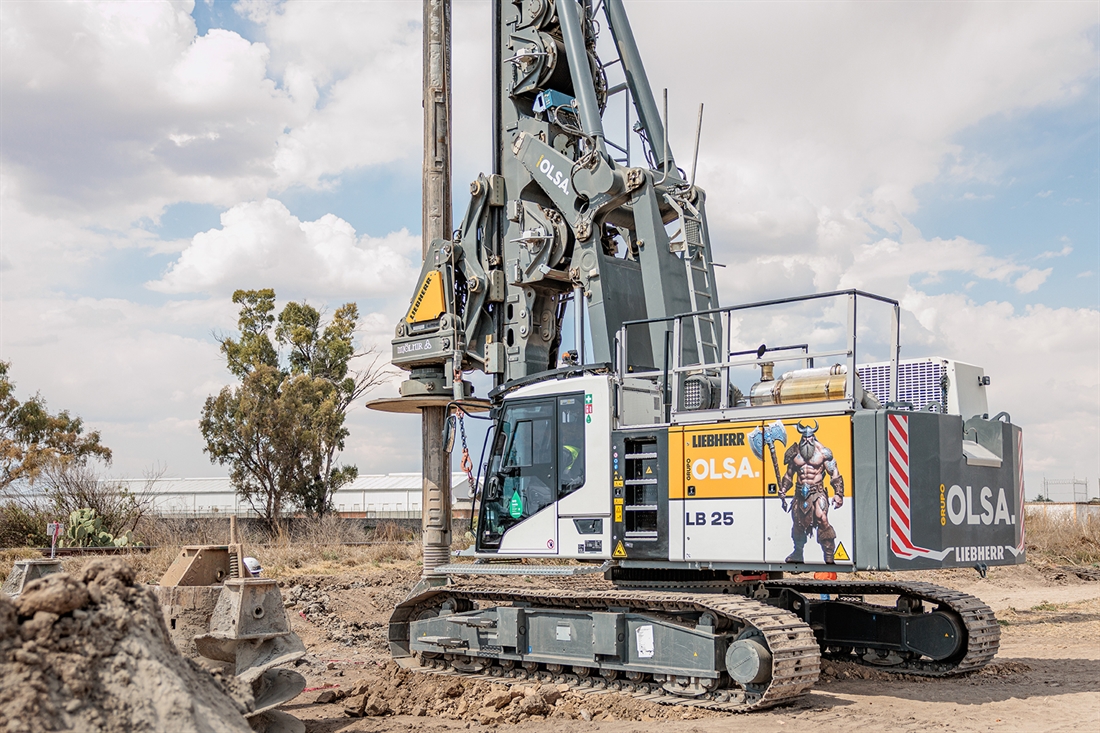 Viking inspired Liebherr working in Mexico